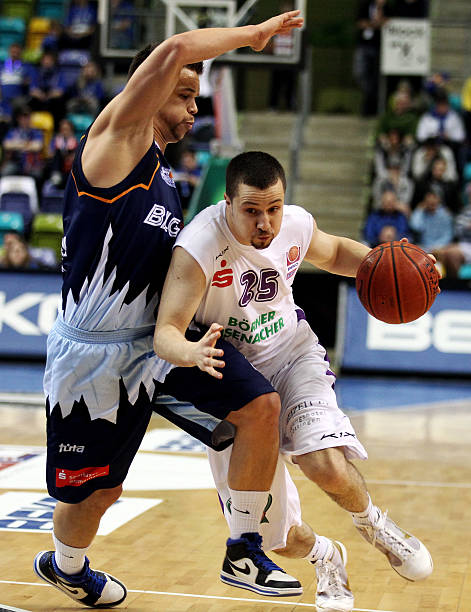 场简单的比 场简单的比