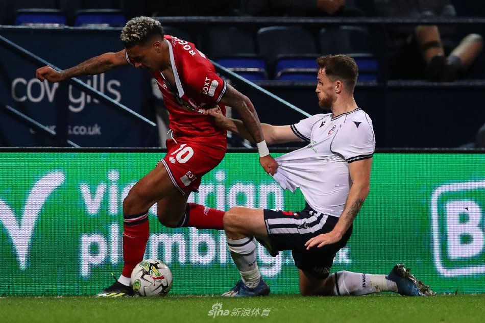 并在防守端 并在防守端