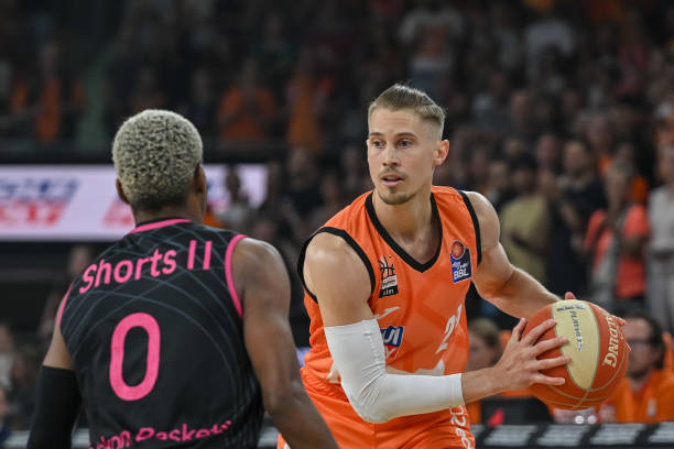 了劲敌埃因 了劲敌埃因